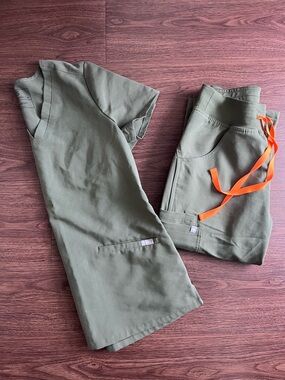 FIGS Olive Green Scrub Set with Orange Drawstring